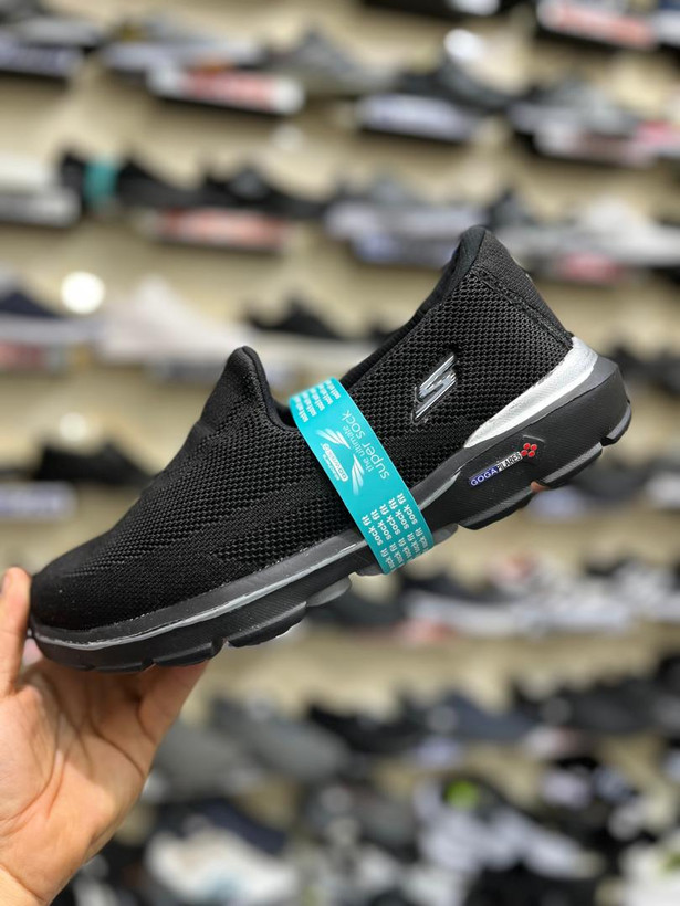 خرید کفش اسکچرز زیره ژله ای