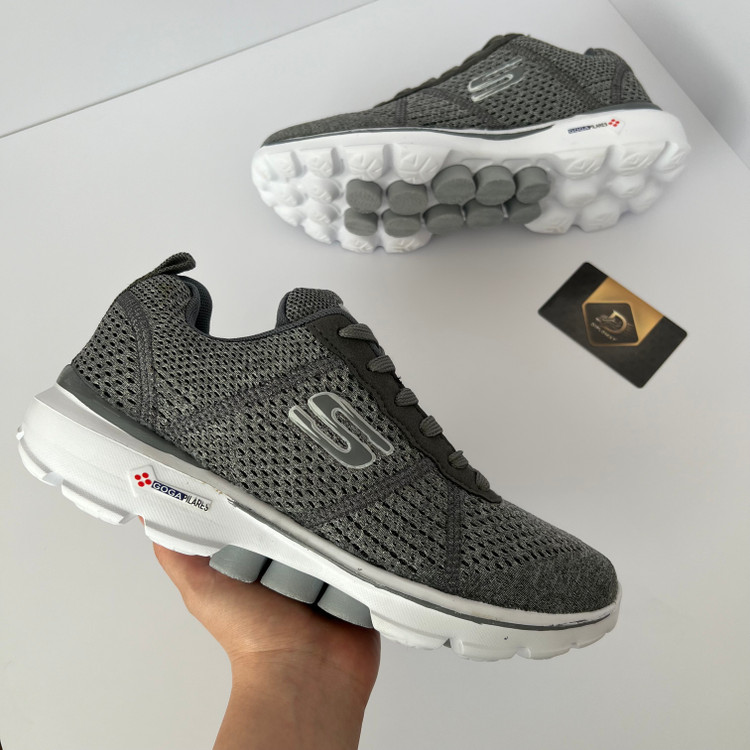 خرید کفش پیاده روی اسکچرز