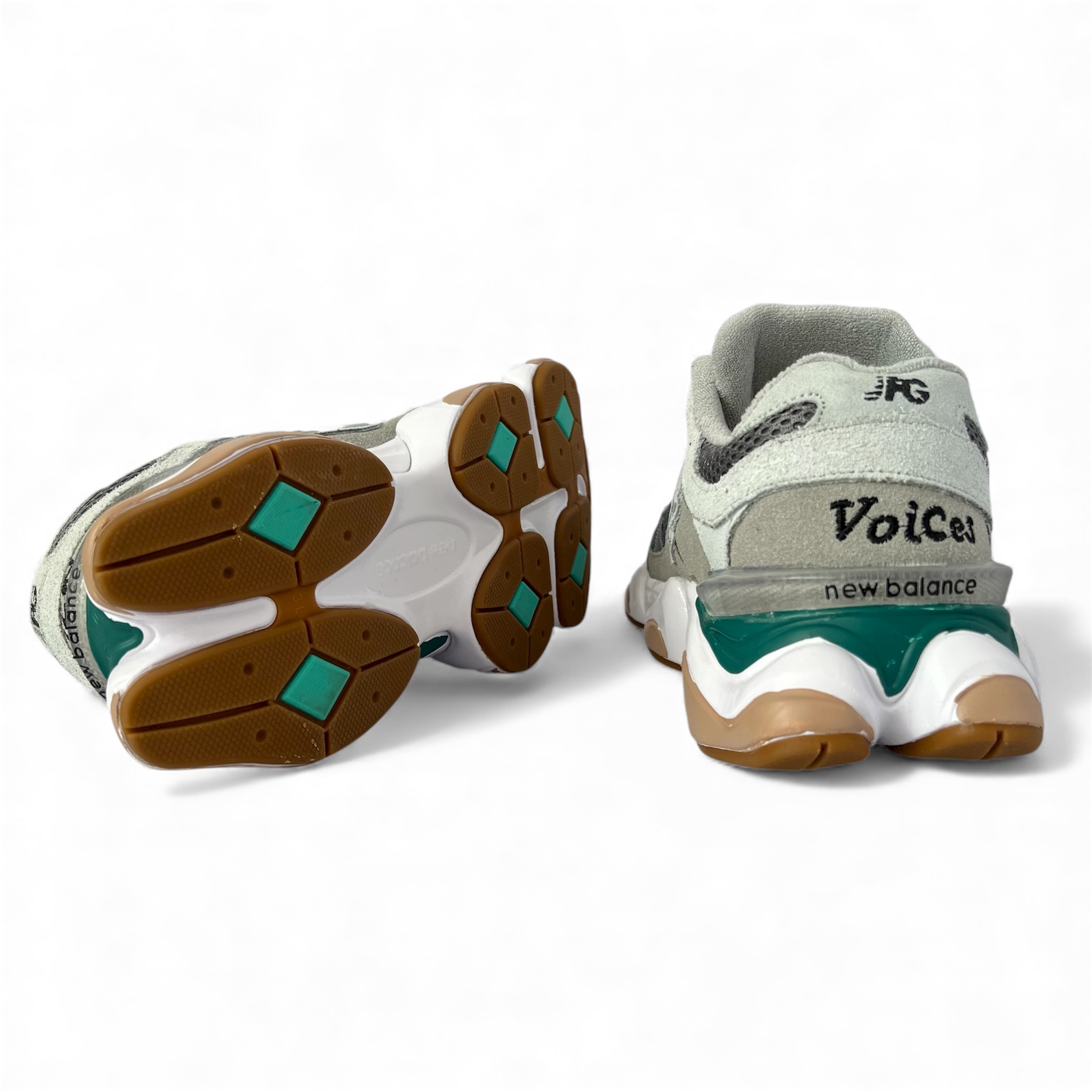 خرید کفش اسپرت نیوبالانس ۹۰۶۰ مردانه رنگ طوسی