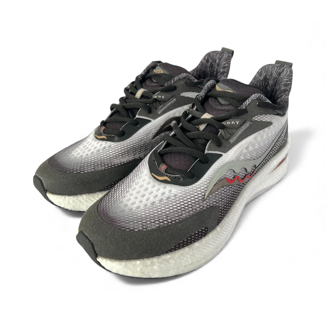 خرید کفش اسپرت مردانه ساکونی زیره بوست کربن دار