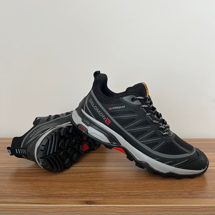 کفش کتانی مردانه سالامون واتر پروفsalamon waterproof v.2 مشکی